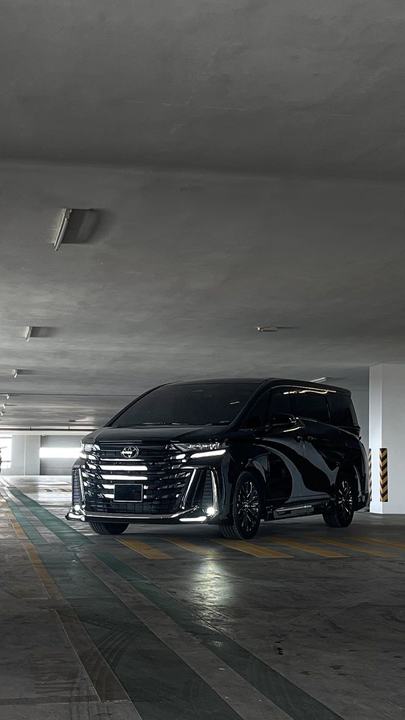 Toyota Vellfire TAHA40